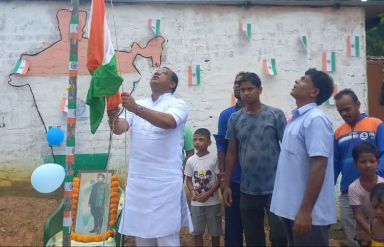 कांग्रेस ने सामाजिक कार्यक्रम के माध्यम से मनाया स्वतंत्रता दिवस