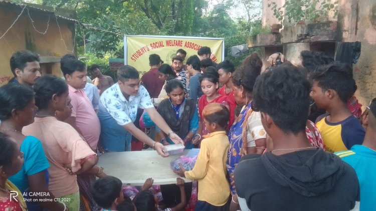 संस्था द्वारा 300 जरूरतमंद लोगों को कपड़े और भोजन दिए गए 