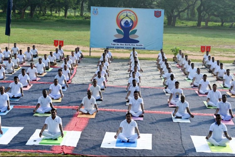 सीआरपीएफ दुर्गापुर कैंप में अंतर्राष्ट्रीय योग दिवस का आयोजन