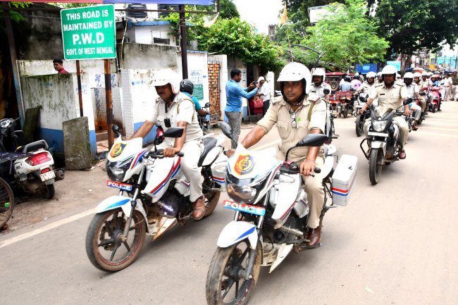 बांकुड़ा जिला पुलिस ने सड़क सुरक्षा सप्ताह के तहत विभिन्न कार्यक्रमों का आयोजन किया
