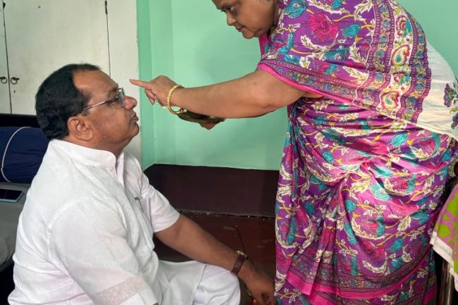 भाईदूज के पावन अवसर पर तरुण राय ने लिया आशीर्वाद