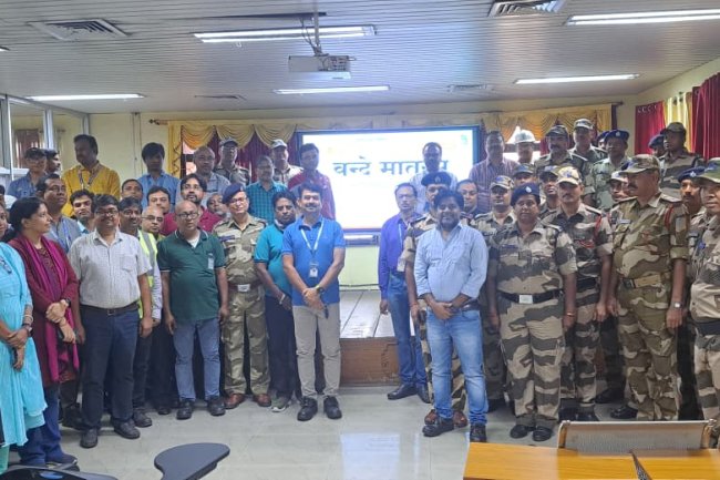 डीएसटीपीएस में वंदे मातरम् के सामूहिक गायन के माध्यम से राष्ट्रगीत के 150 वर्ष पूरे होने का उत्सव